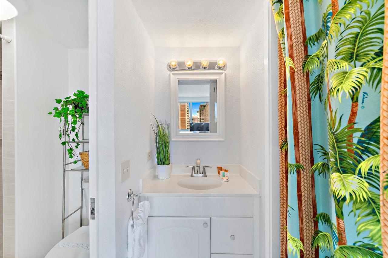 Beautiful Studio In The Heart Of Vibrant Waikiki Honolulu Exterior foto